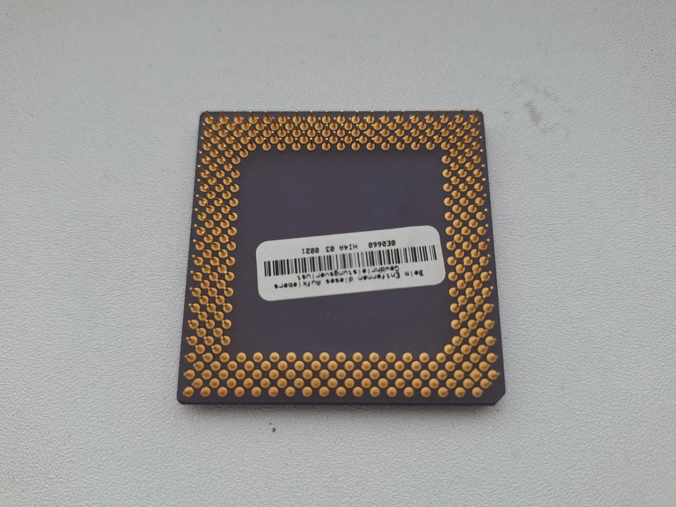 AMD K6-3 400AHX AMD-K6-III/400AHX rare vintage CPU GOLD - Image 4 of 4