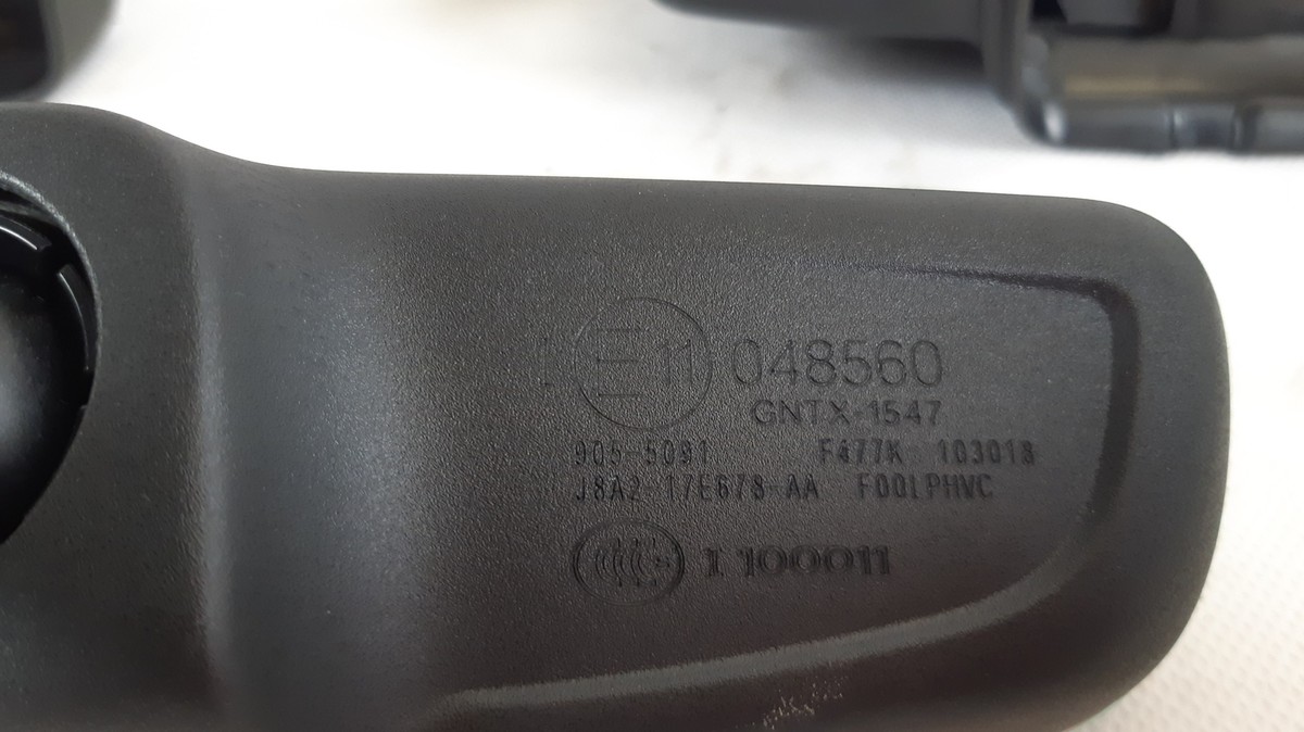 Garniture De Rétroviseur Pour LAND ROVER RANGE ROVER VELAR L560 - Réf. J8A2-17D737-AA/AB - Occasion