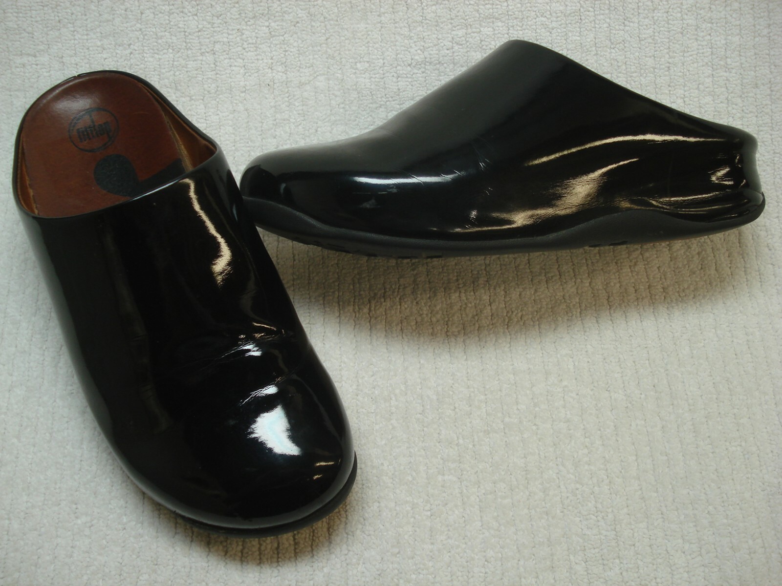 fitflop women's shuv leather clog