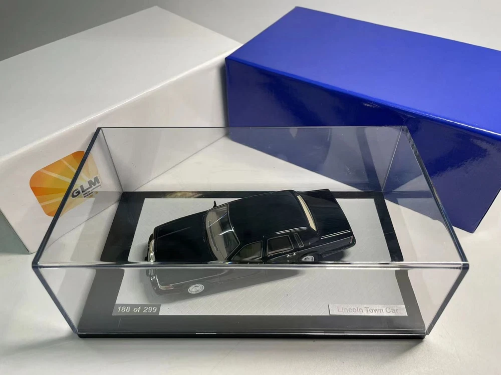 GLM 1/43 Scale High Quality Resin Lincoln Town Car 1997 Gift Model