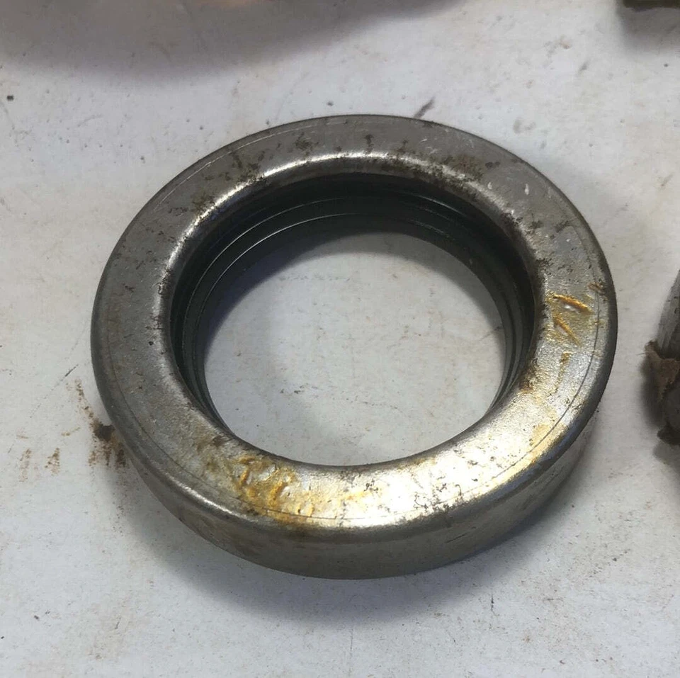 1950-1952 Chevrolet rear wheel grease seal pair 3663166 - Image 4 of 4