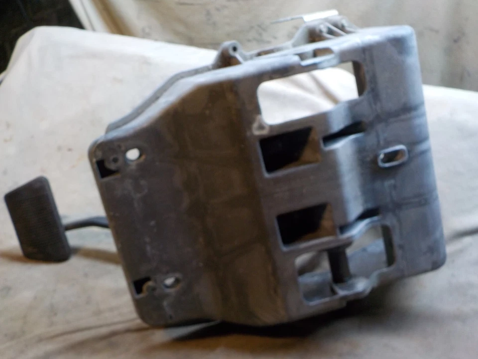 03-05 Dodge Ram 1500 2500 3500 montaje pedal freno con montaje # 55351190AC Foto 3 de 4