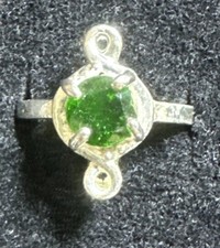 . 925 Sterling Silver Round Cut Green Gemstone Ring Sz 7 Ster 30021