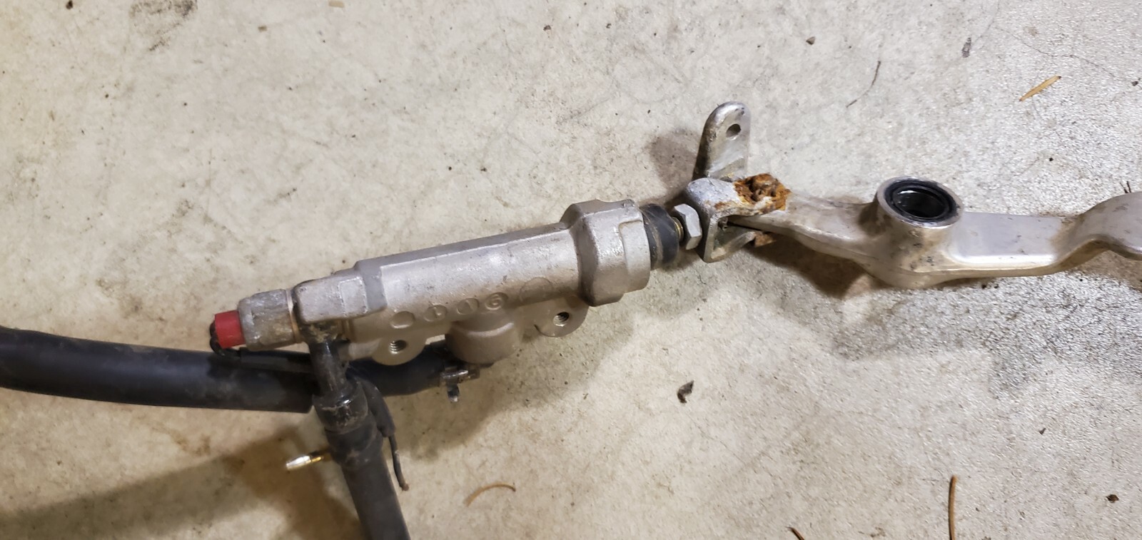 200007 HONDA XR650R XR 650R rear brake assy caliper pedal line BRP