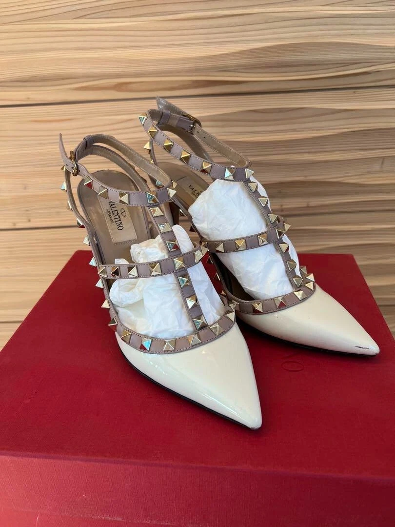 VALENTINO GARAVANI Rockstud Pumps White Size 37 Made in ITALY from JPN