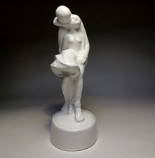 Scultura Art Decò - Coppia baciata innamorata - 21,5 cm - Porcellana