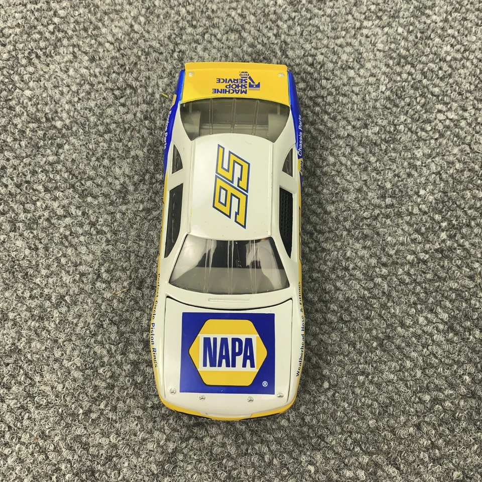 De colección 1995 NAPA #95 Ford Thunderbird Diecast Car Revell NASCAR 1:24 capó abierto Foto 2 de 4