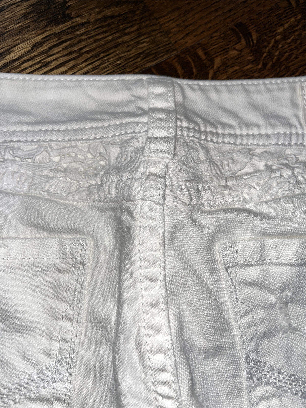 Silver Suki White Lace Denim Capri Mid Rise Women's Size 28 x 24.5 - View 4