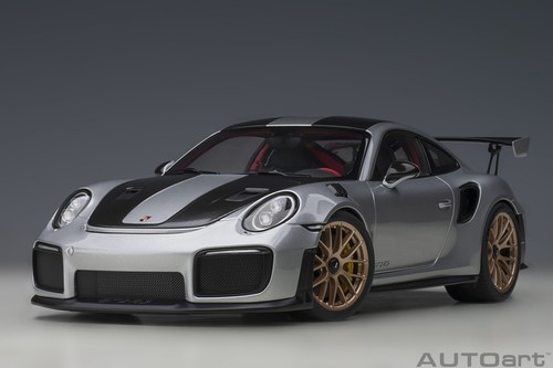 1:18 AUTOart 78174 Porsche 911 991.2 GT2 RS Weissach Package 2017 silver silber