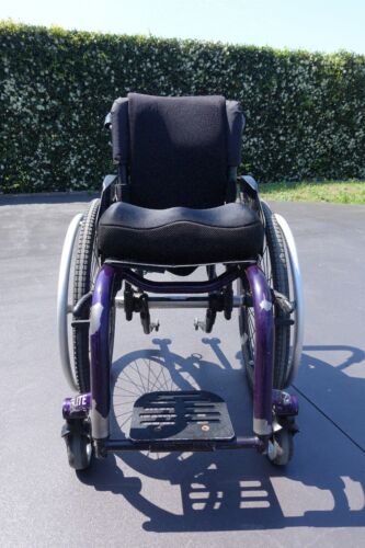 Permobil TiLite ZRA Paediatric Wheelchair - Picture 1 of 3