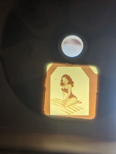 Vtg 1940s Pin-Up Girls Brownie Pop Up Viewer Mini Camera Novelty Drawings Pinup