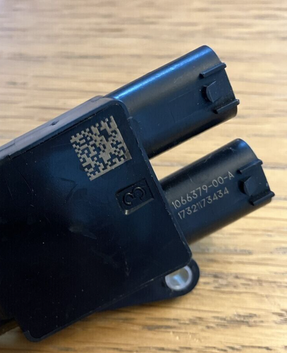 Manija de puerta TESLA MODELO S módulo sensor de posición sensor de pasillo fabricante de equipos originales 1066379-00-a - Imagen 4 de 6