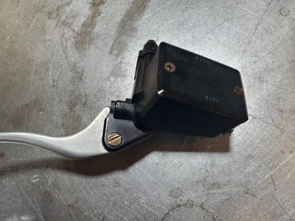 1987 1988 1989 Honda CBR600F1 Hurricane Master Cylander Brake Poleiro!!!! - Imagem 2 de 4