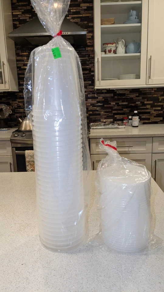 NEW-Unbranded 30-Count 1 Quart Clear Plastic Storage Containers and Lids - Image 2 of 4