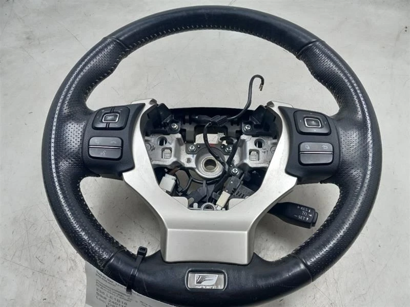 Lexus RC200T 2016 F-Sport volante  Foto 3 de 4