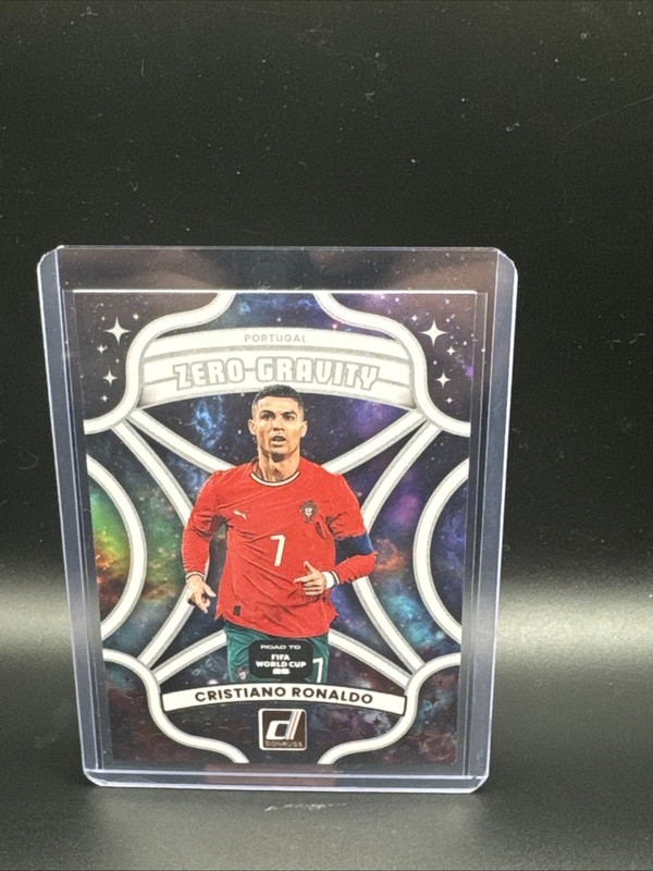 2025-26 Panini Donruss Road to Fifa World Cup - Zero Gravity Cristiano...