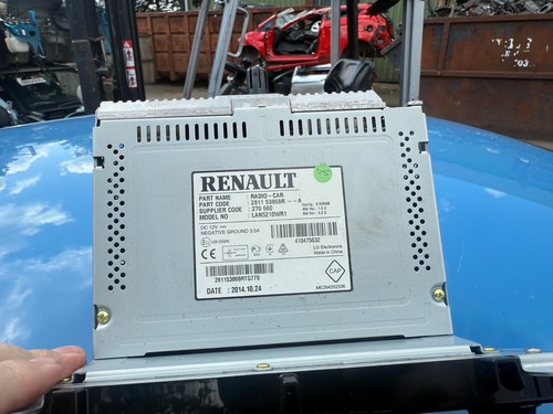 RENAULT CLIO MK4 RADIO SAT NAV HEAD UNIT DAB 281153868R 13-19 - Picture 2 of 4