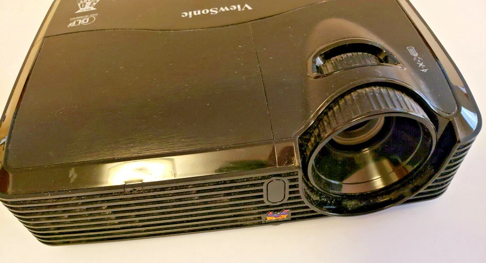 ViewSonic PJD5233 DLP Projector 2700 ANSI Lumens HDMI 1080p HD 120 Hz 3D-Ready - Image 3 of 4