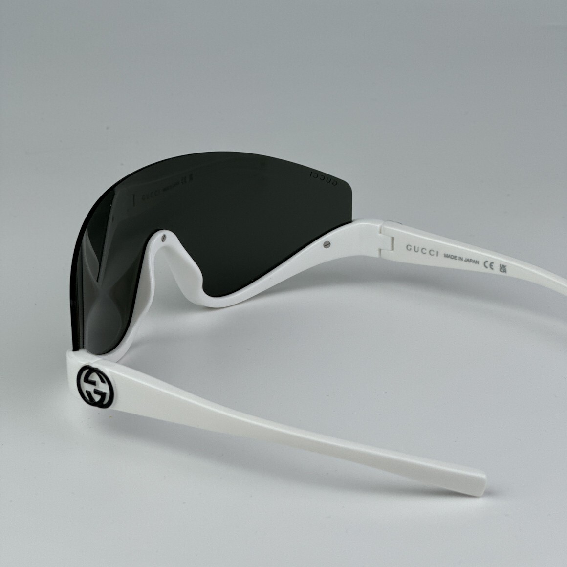Gucci サングラス Gucci Men Sunglasses White Grey Shield Mask GG1650S 007 NEW
