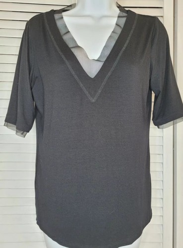 Donna Degnan Women’s Black V-Neck Mesh Netting Trim Top T-Shirt Stretchy Sz: MED - Picture 2 of 8