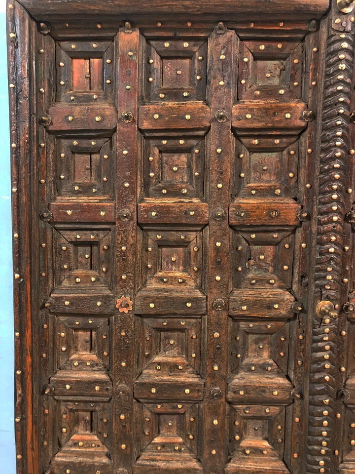 Par de painéis de porta antigos de madeira de teca tamanho grande pesado 3,5x6 pés latão antigo original - Imagem 2 de 4