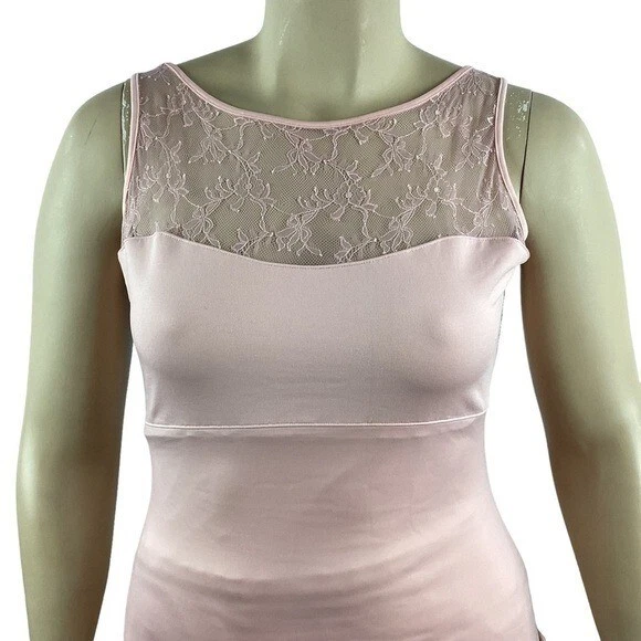 Blusa modeladora de renda Spanx Hide & Sleek tamanho 1X rosa - Imagem 2 de 4