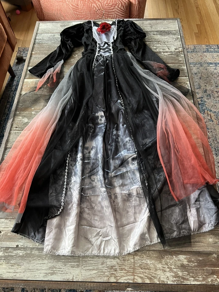 Goth Witch Halloween Gown Dress Vampire Rose Sculls Costume Lace Size 8-10 Med - Image 2 of 4