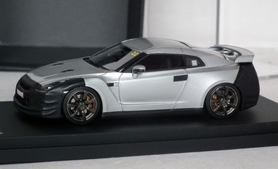 HPI Racing Nissan GT-R R35 2007 Nürburgring Test Car 1/43 silber HPI8408 boxed