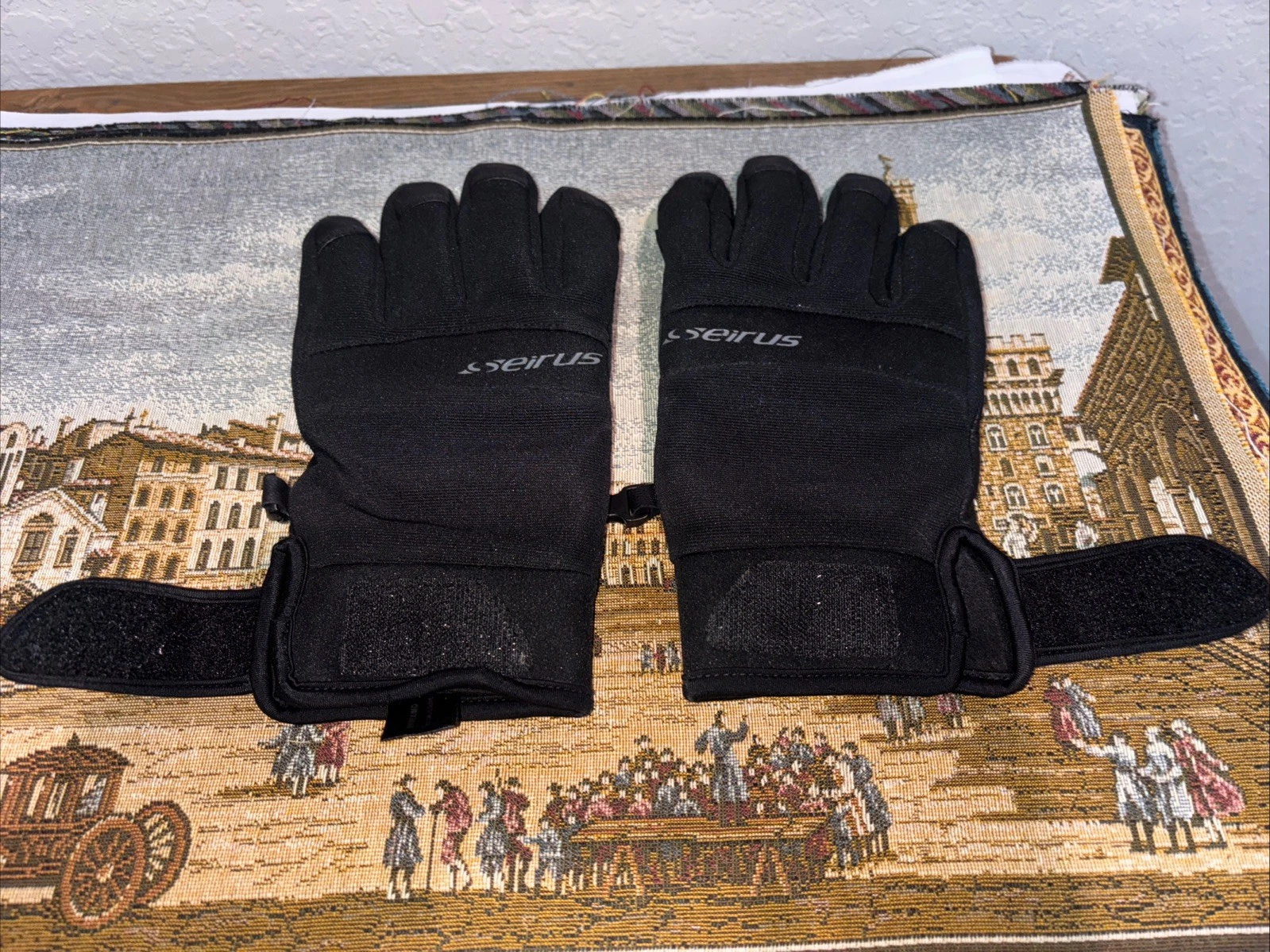 Seirus Innovation Ultralite Spring Glove Black Unisex Medium