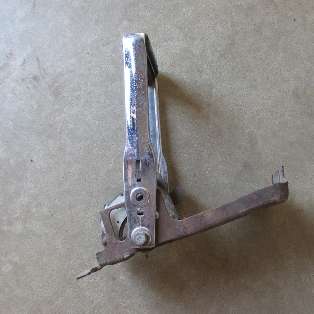 68 69 CAMARO SS RS ORIGINAL GM AUTOMATIC HORSESHOE SHIFTER ASSEMBLY FOR