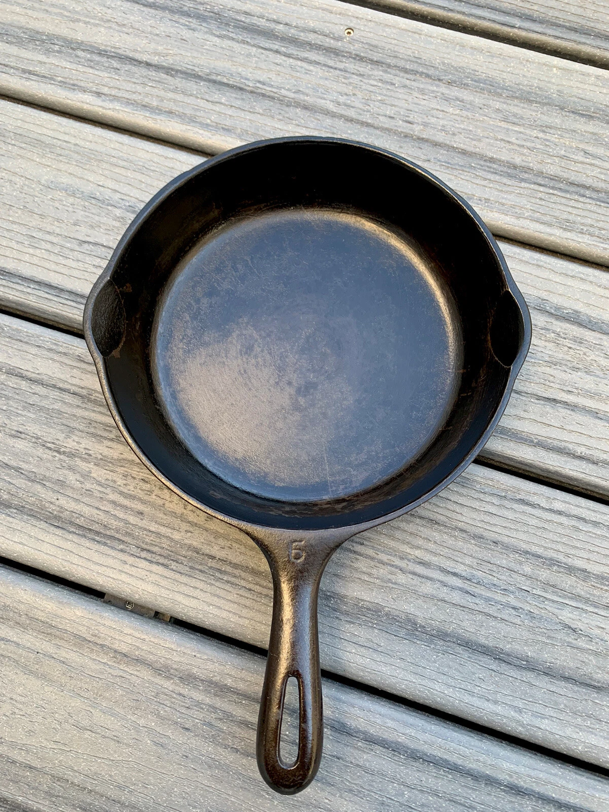 Wagner Ware 9 Inch Cast Iron Skillet No. 6 Unmarked Seasoned
