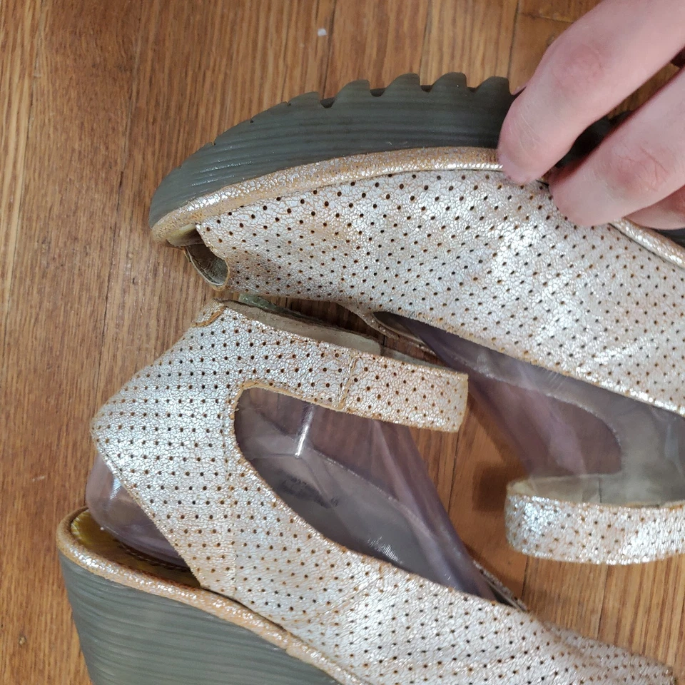 Sandalia de cuña Fly London Yala Perf de cuero para mujer talla EU 40 US 9-9,5 EU Foto 2 de 4