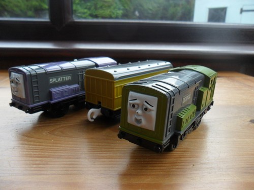 tank engine & friends tomy trackmaster train - dodge & splatter