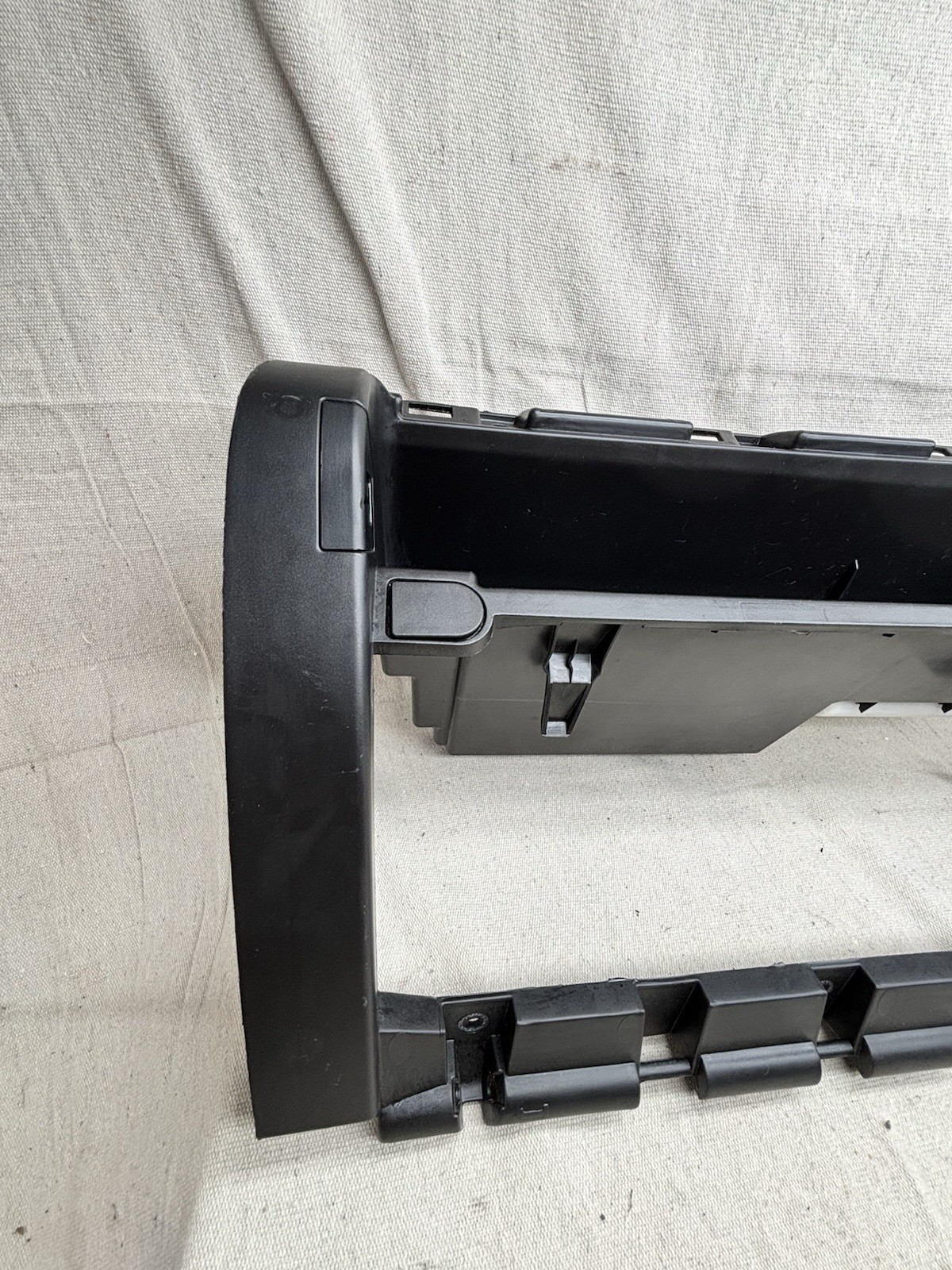 2011 - 2019 Ford Explorer Glove Box Housing Panel Trim BB53-78044B88-AB