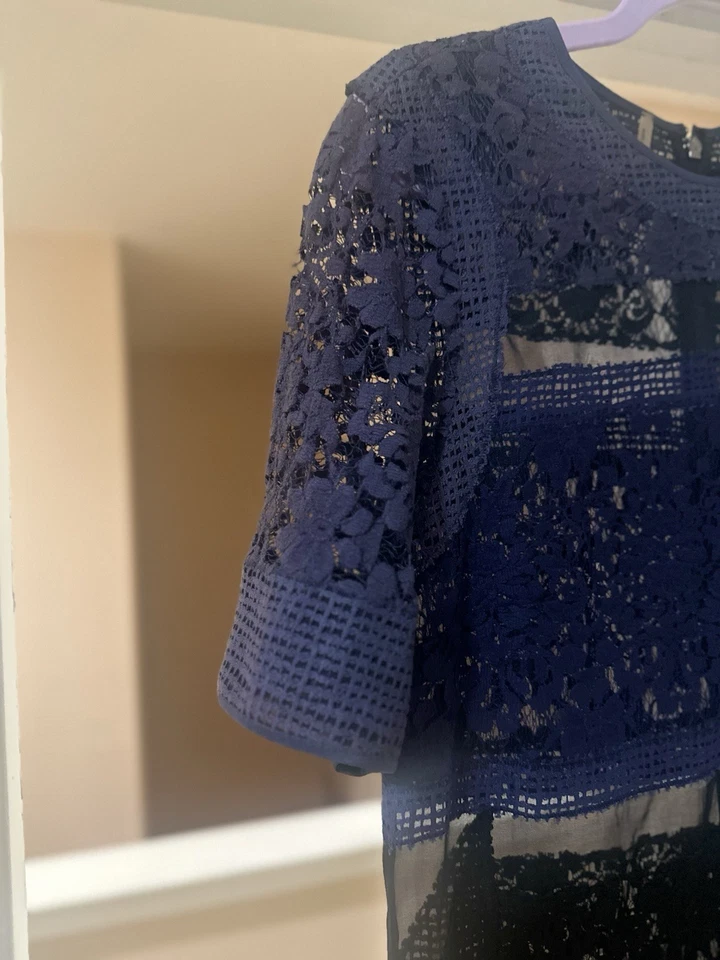 女式 Rebecca Taylor 蕾丝拼布跑道连衣裙黑色蓝色短袖。 尺寸 4 — 第 4/4 张图片