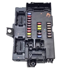 Ram ProMaster 2014-2015 Interior Cabin Fuse Box Body Control Module BCM 68233854
