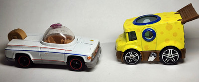 Set of 2 Hot Wheels SpongeBob SquarePants Pineapple & Sandy Cheeks Bubble Car