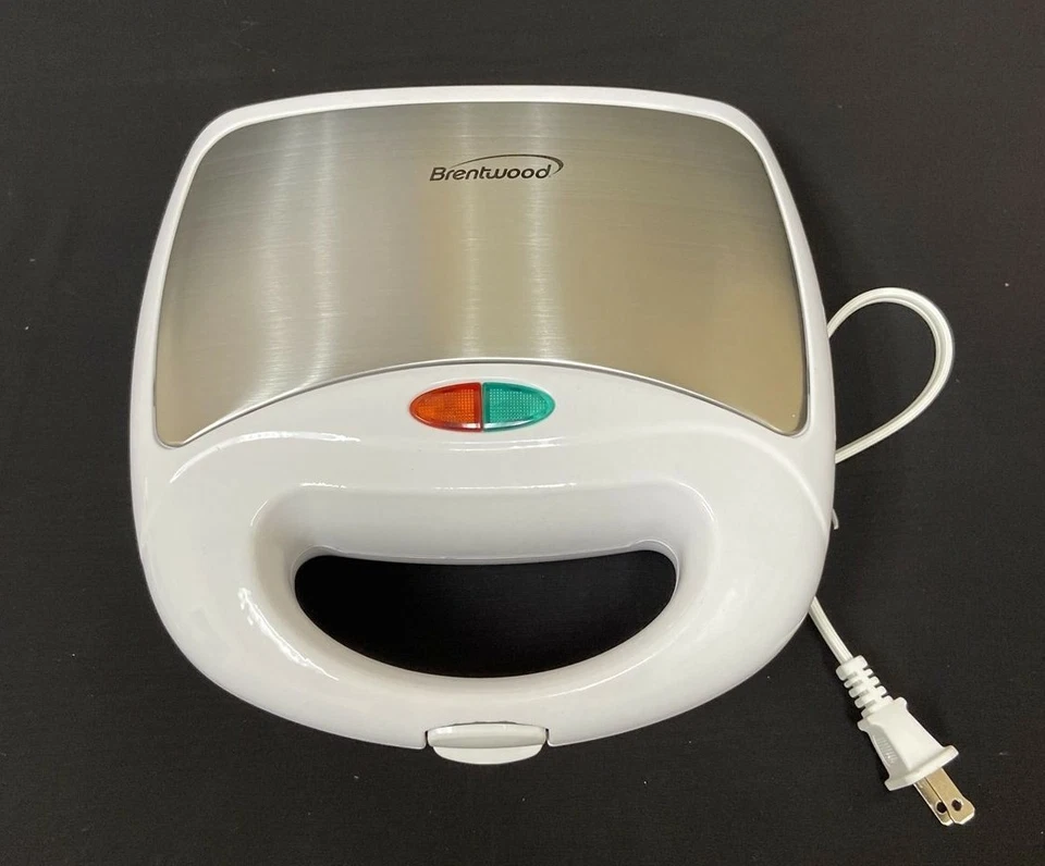 Brentwood - 750 W Dual Waffle White Nonstick Waffle Maker - Image 2 of 4