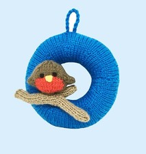 KNITTING PATTERN 321: CHRISTMAS WREATH WITH ROBIN,  DK EASY KNIT. NO FORM NEEDED