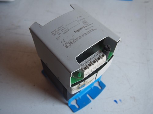 047025 Alimentation redressée filtrée monophasée entrée 230V~ à 400V