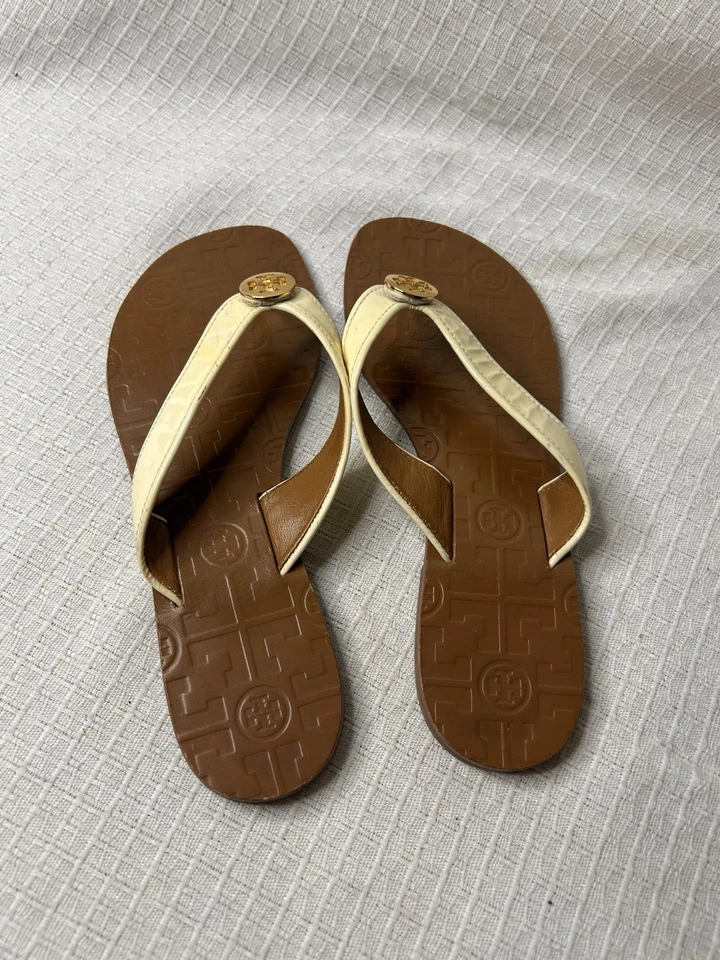 Tory Burch Thora 2 pares de sandalias planas de tanga tostadas/negras talla 7  Foto 3 de 4