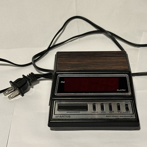 Vintage Spartus Digital Alarm Clock Wood Grain Look Retro Bedside Collectible