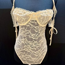 2017 Vintage Victoria's Secret Beige Lace Teddy Bodysuit Size 36C Snap Crotch
