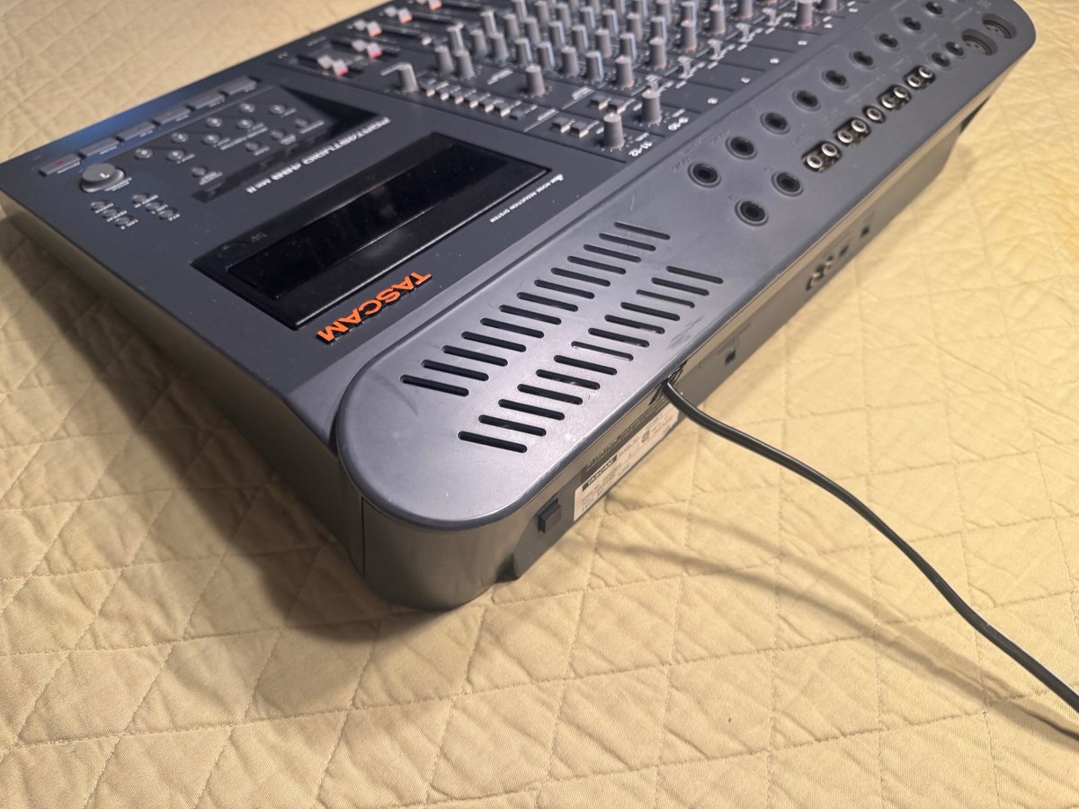 配信機器・PA機器・レコーディング機器 TASCAM PORTASTUDIO 488 配信機器・PA機器・レコーディング機器 TASCAM PORTASTUDIO 488
