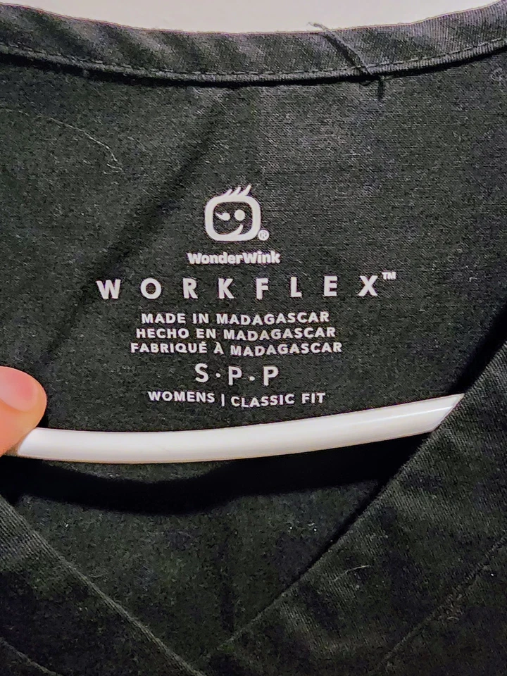 Wonder Wink Wonderflex Scrub Top Grey Size S Petite Classic Fit - Image 3 of 3