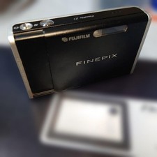 Fujifilm FinePix Z1 Slim Compact Digital Camera with LCD Display