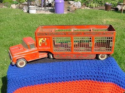 VINTAGE BUDDY L WILD ANIMAL CIRCUS TRUCK AND TRAILER