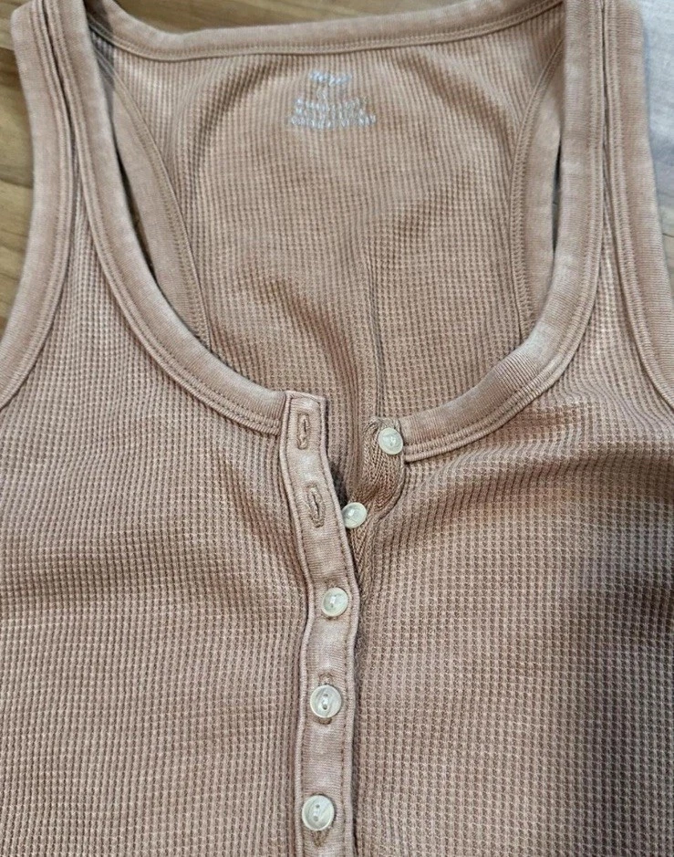 Aerie Tan 华夫格针织背心带纽扣 XS 码弹力 Y2K 时尚垃圾 — 第 2/4 张图片