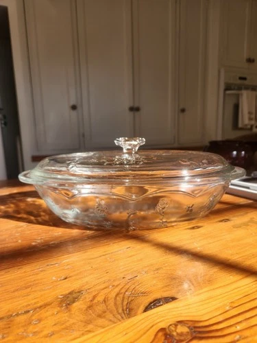 Vintage Anchor Hocking SAVANNAH Pattern Oval Cassrole Dish With Lid
