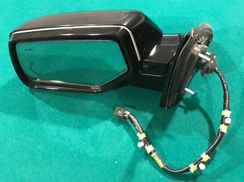GM OEM LEFT DRIVER SIDE POWER DOOR MIRROR  2015 CHEVY SUBURBAN 1500 84347646